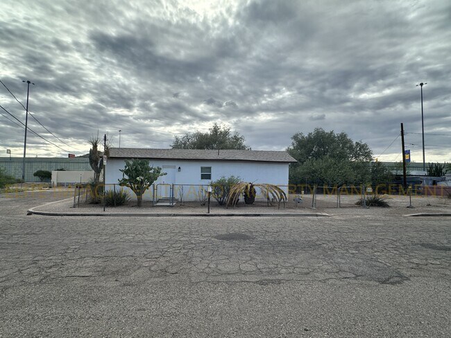 Foto del edificio - 440 S Sentinel Ave