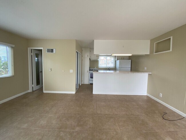 Building Photo - m558 - Kuder