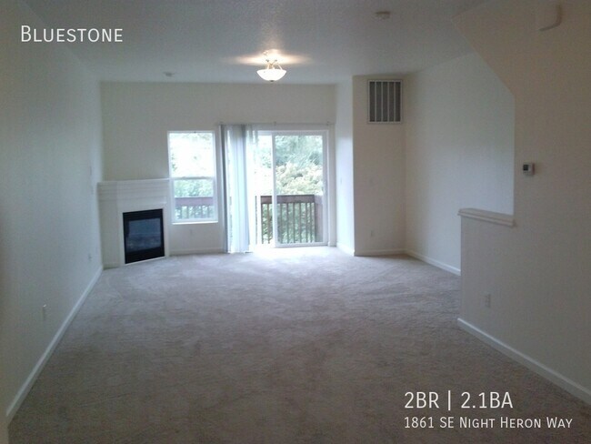 Building Photo - Spacious 2bed/2.5bath townhome, Coming Soon!