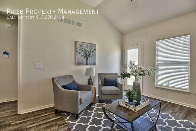 Foto del edificio - Reserve Townhome - Available June 9th