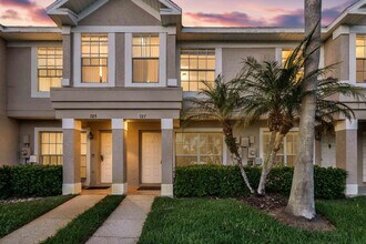 Building Photo - 727 Kensington Lakes Cir