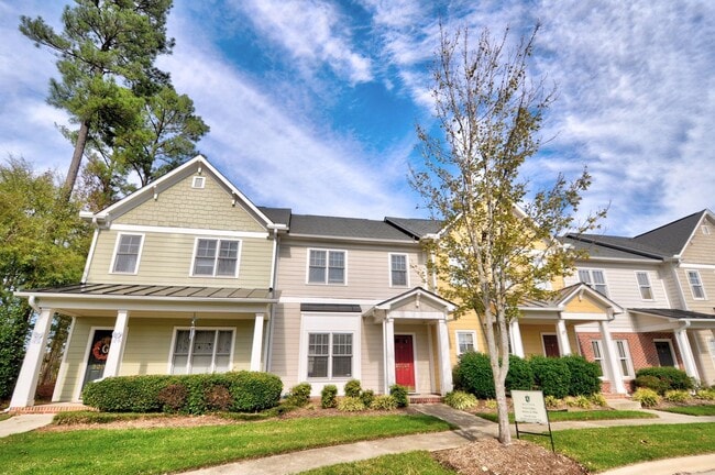 Light, Bright Governor's Village Townhome - Light, Bright Governor's Village Townhome