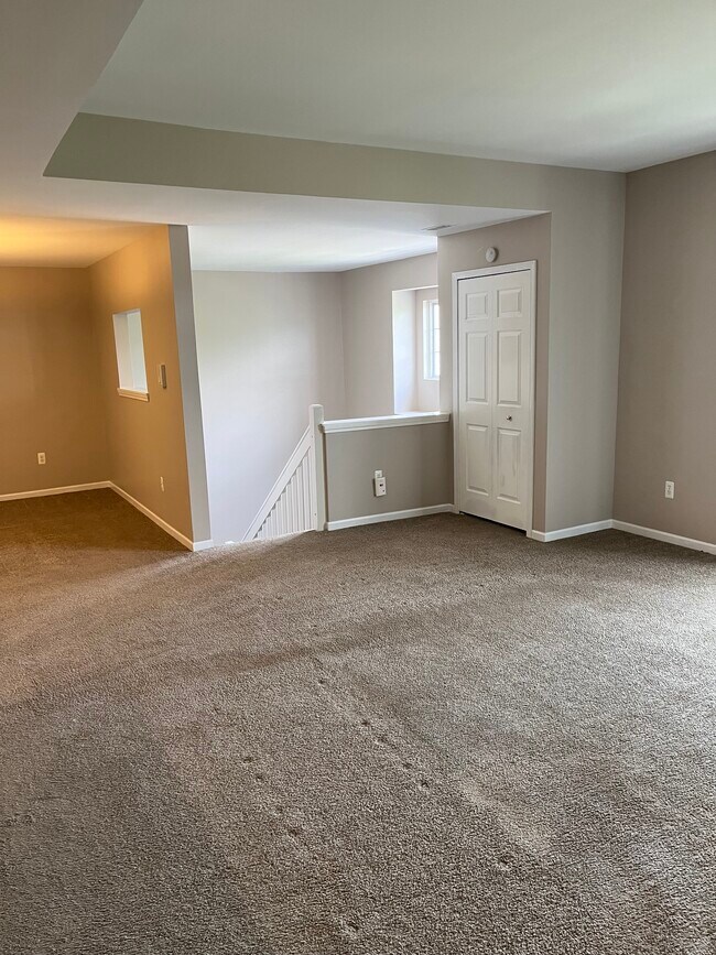 Building Photo - 44060 Rushcliffe Dr
