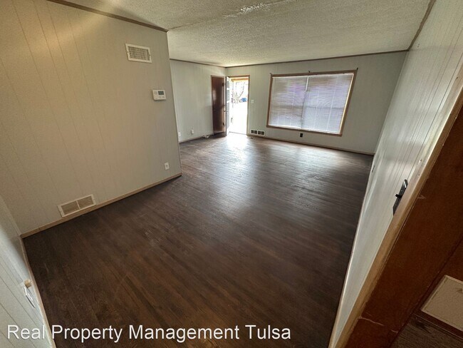 Building Photo - 3 br, 2 bath House - 1421 E 50th St
