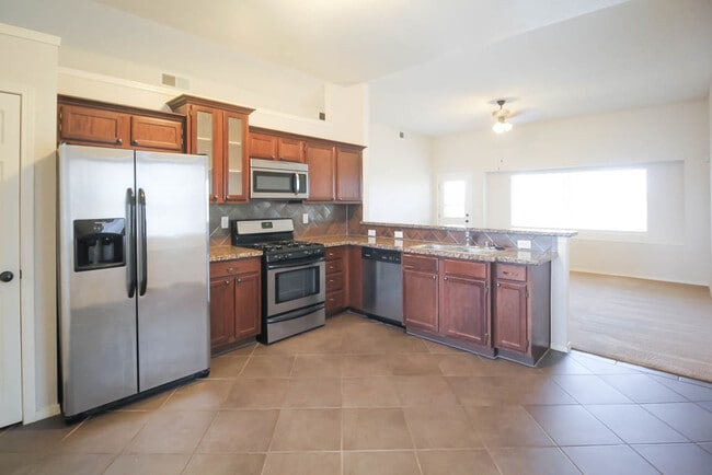 Building Photo - 813 Desert Bush Dr