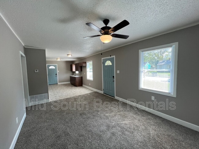 Building Photo - 548 Orchard Ave
