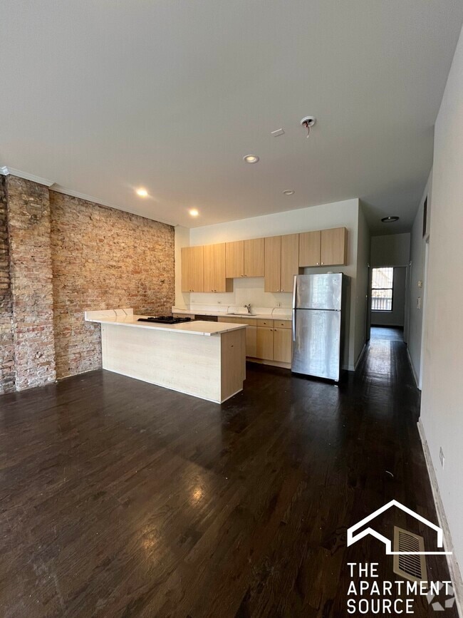 Building Photo - 2833 W Medill Ave