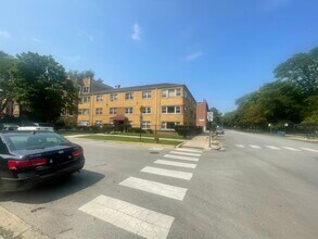 Building Photo - 6700 S Paxton Ave
