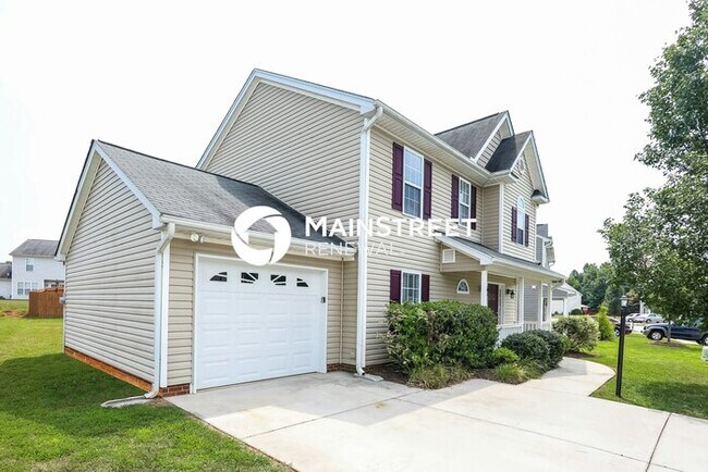 Foto del edificio - 3 Bedroom Pet-Friendly Home in Greensboro, NC with Main Street Renewal