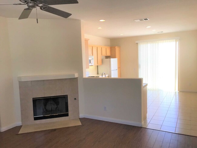 Living room - 65565 Acoma Ave