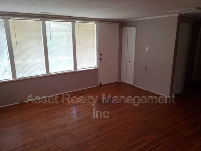 Foto del edificio - 126 Wellington Cir