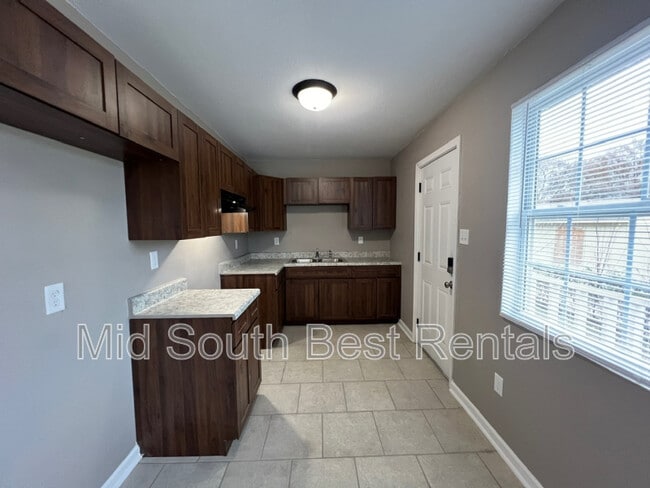 Building Photo - 3536 Ashford Rd