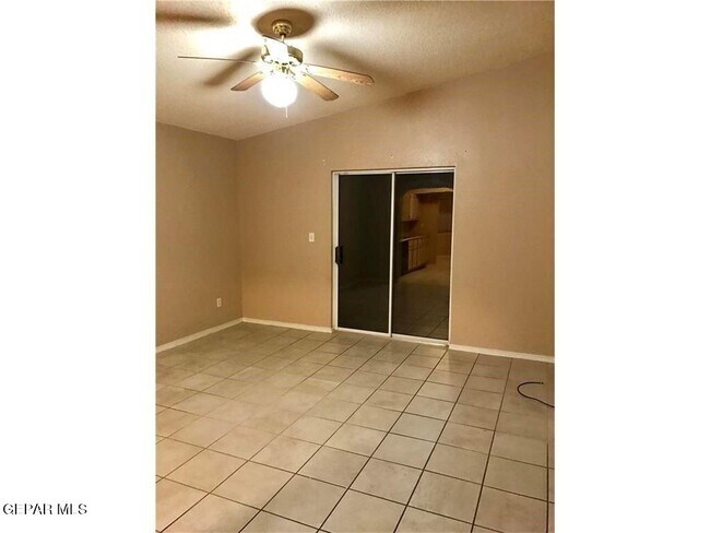 Building Photo - 2217 Tierra De Oro Way