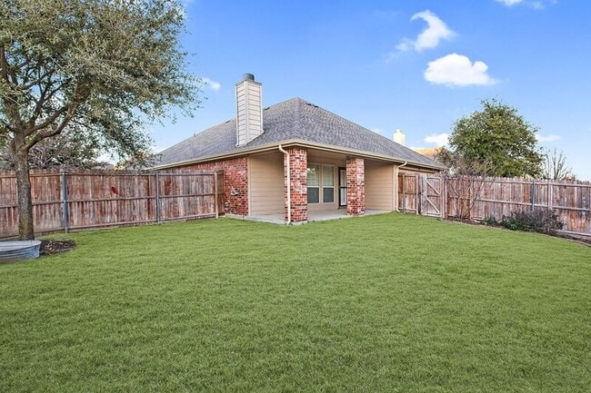 Building Photo - 5925 Silver Buckle Dr