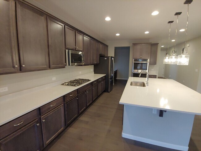 Foto del edificio - Gorgeous 4 Bed 3.5 Bath in Fantastic Location