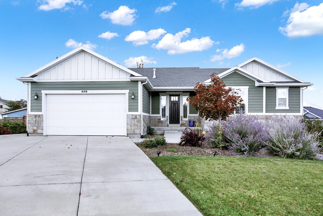 Primary Photo - 4144 W Foxview Dr