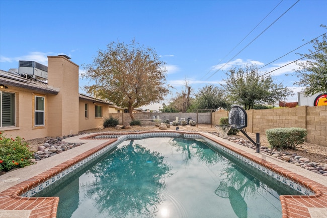 Foto del edificio - 9632 N 58th Ln