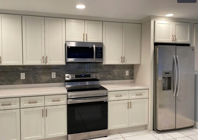 Foto del edificio - 0 Upton Rd