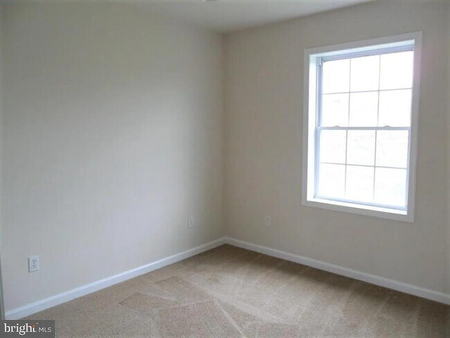 Building Photo - 142 Sable Dr