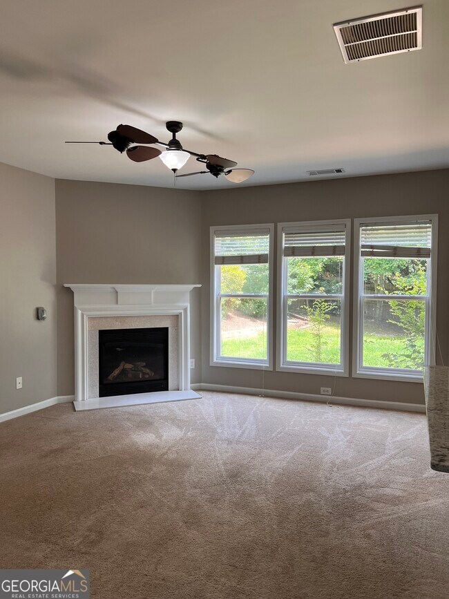 Building Photo - 5975 Bentley Way