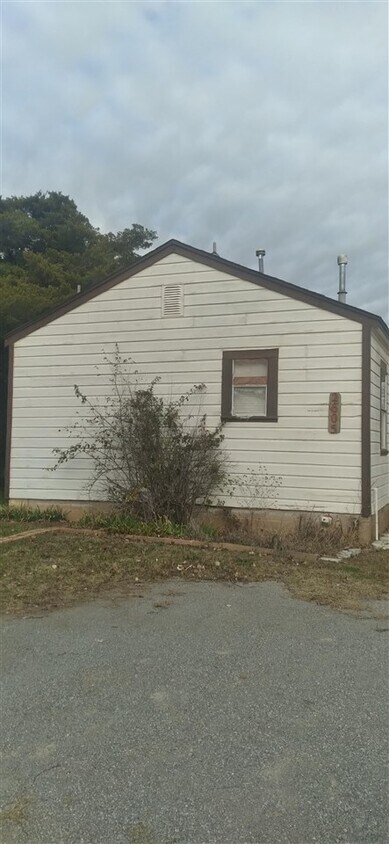 Primary Photo - 2605 SW B Ave