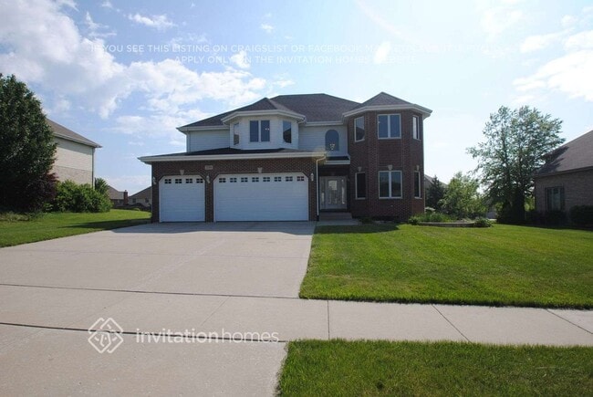 Building Photo - 21391 Longview Dr