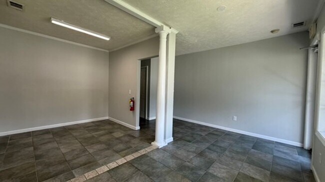 Building Photo - Commercial Office Space in Historic Richmond Hill