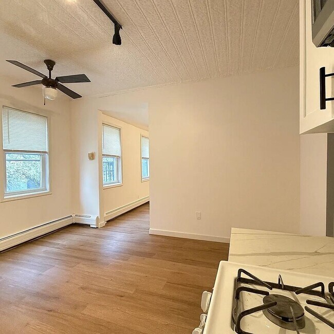 Foto del edificio - 1919 Willow Ave