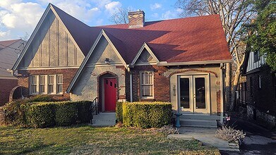 Building Photo - 2610 Woodlawn Dr