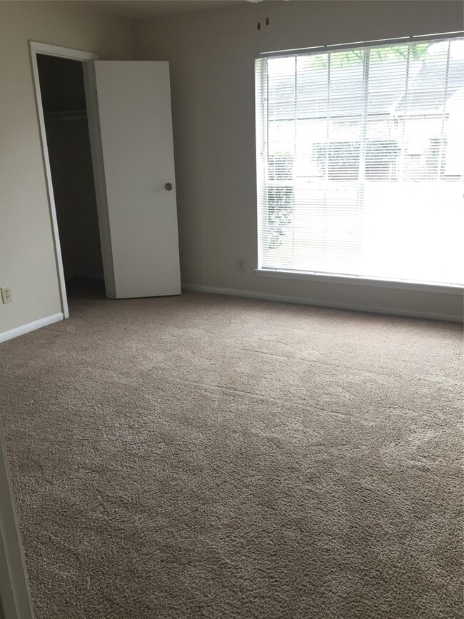 Building Photo - 1128 Lyric Ln