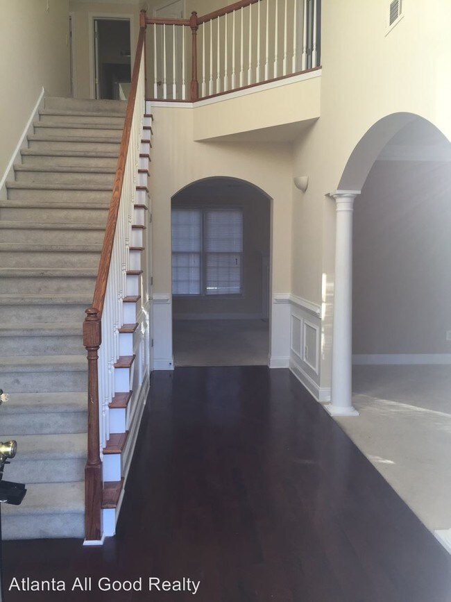 Building Photo - 4 br, 2.5 bath House - 6259 Dogwood Trail