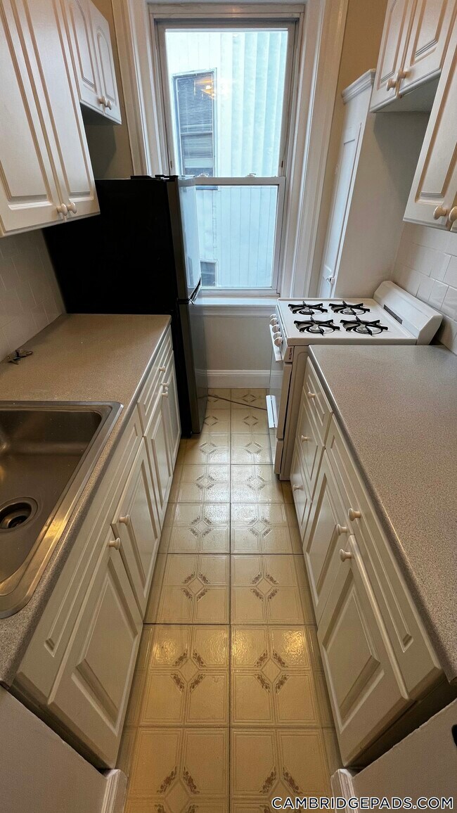 Building Photo - 11 Gray St