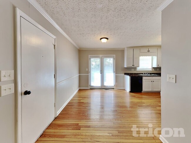 Foto del edificio - 3173 Rocky Point Ct