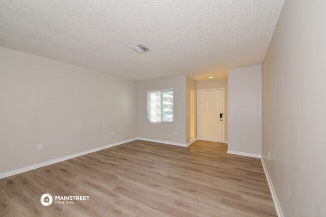 Building Photo - 607 33rd Ave E