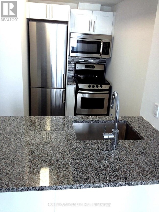 Building Photo - 195 Besserer St