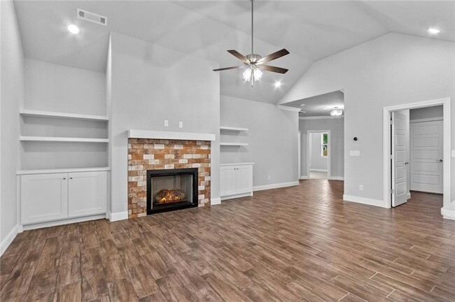 Building Photo - 631 Merryfield St