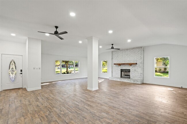 Foto del edificio - 5425 Jeffrey St