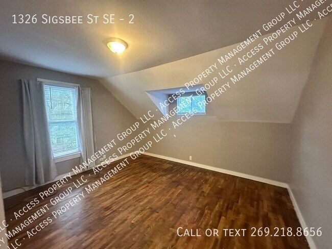 Building Photo - 1326 Sigsbee St SE