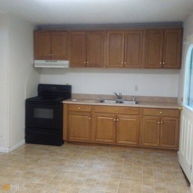 Building Photo - 237 Thrasher St