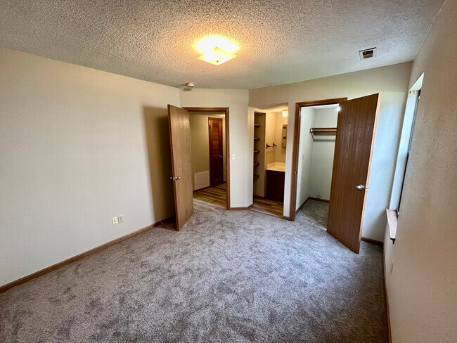 Foto del edificio - 1028 NE Lindsay Ave