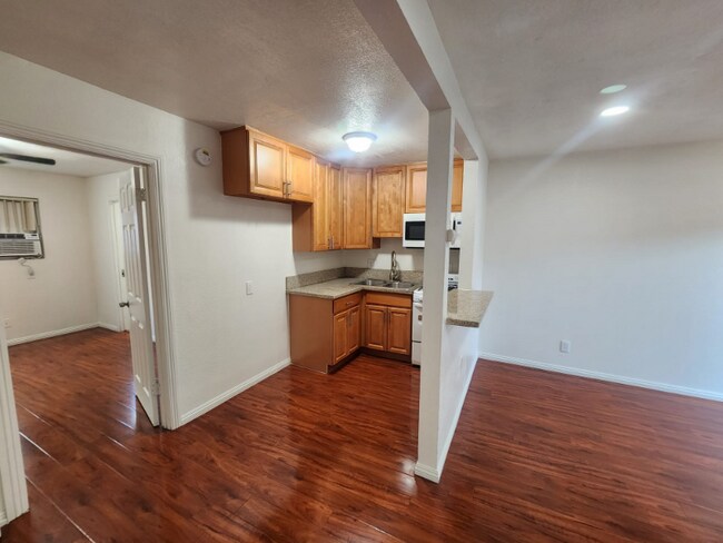 Foto del edificio - 12920 Dalewood St