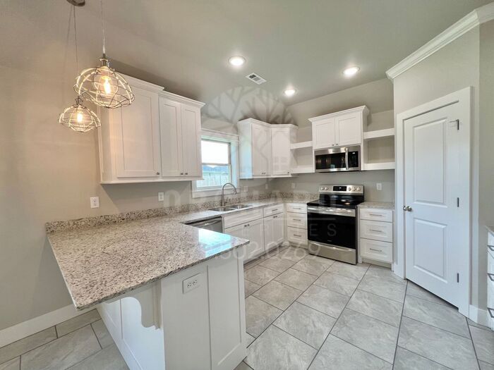 Primary Photo - Siloam Springs- Single-Family Home- Popula...