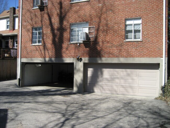 Building Photo - 2893 Ziegle Ave