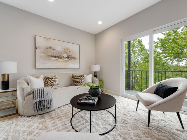 Foto del edificio - 1631 N Lawndale Ave