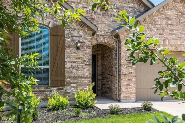 Building Photo - 849 Whitetail Dr