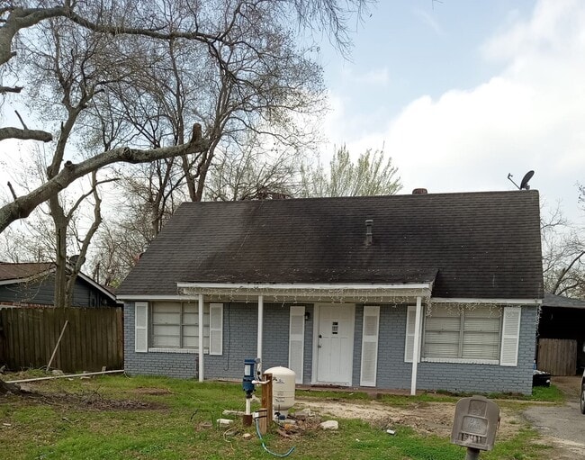 Photo - 13411 Champaign St House