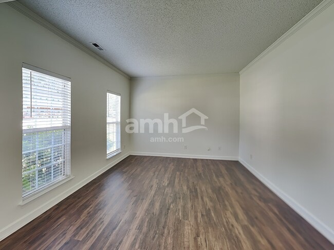 Foto del edificio - 4763 Asherton Pl NW