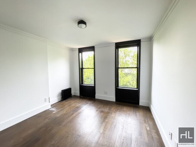 Building Photo - Carroll Gardens / 2-Bed 1-Bath
