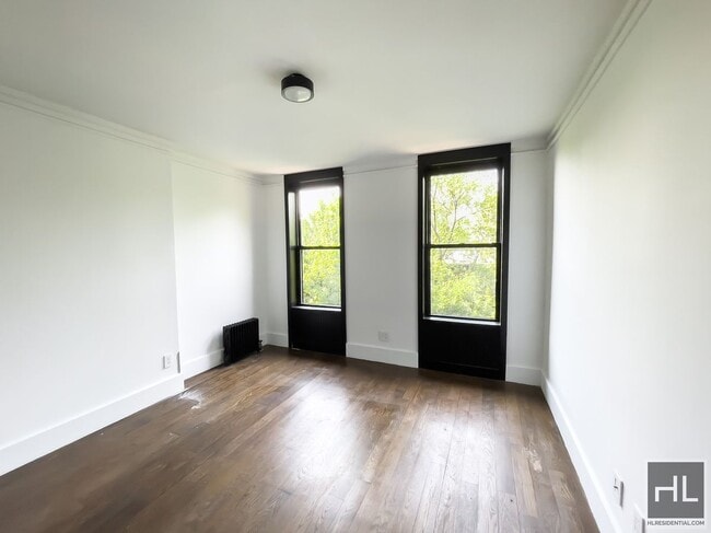 Building Photo - Carroll Gardens / 2-Bed 1-Bath