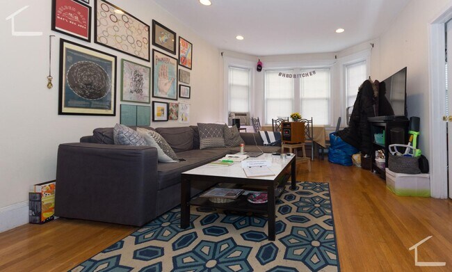 Building Photo - Gorgeous, Renovated Near BU and Coolidge Corner! Stainless Steel Appliances!